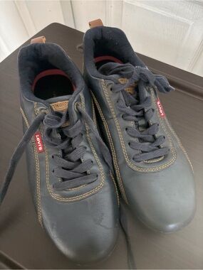 Levi's Men's Dark Navy Leather Lace-Up Sneakers with Contrast Stitching